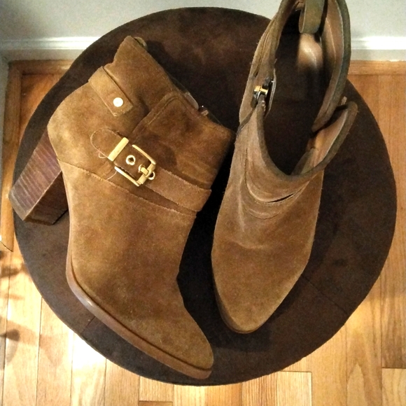 -- Franco Sarto "Dorinda" cognac suede side gold buckle wood stack heel boo… - Picture 1 of 8